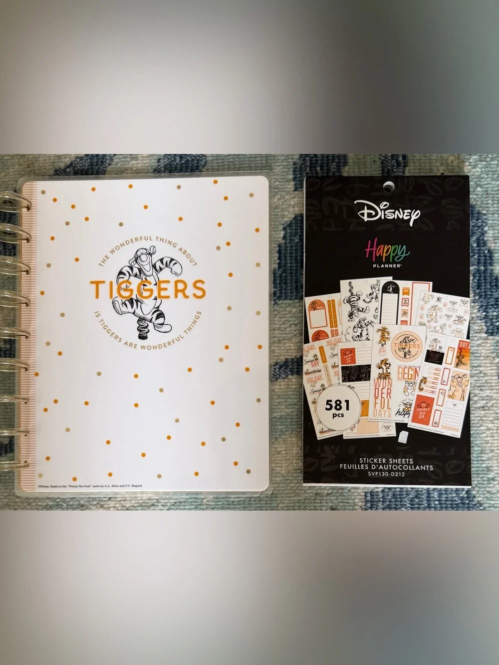 Used- Happy Planner TIgGER Classic cover with rings and  Tigger Sticker Pack